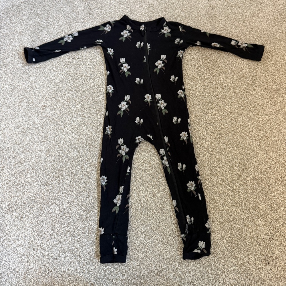 Kyte Baby Zipper Romper in Midnight Magnolia Size 2T